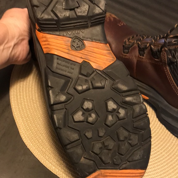 Ariat work boot size 10 used broken in so you can move in comfort non steel toe - Picture 5 of 5
